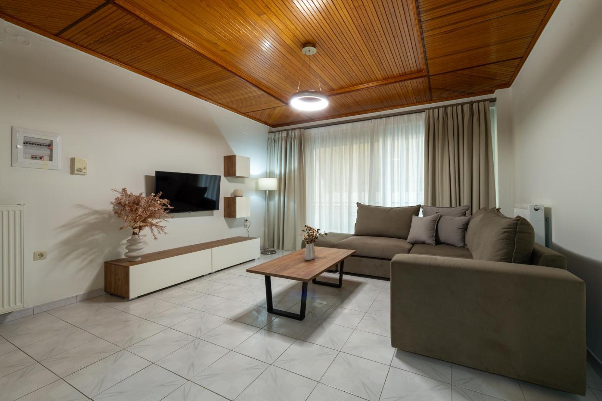 Thalia's House Apartment *